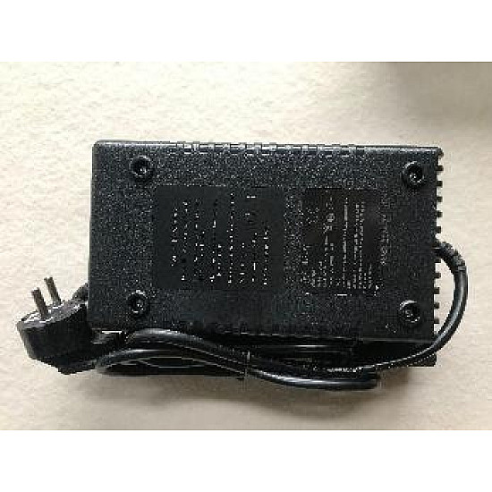 Incarcator 72V32AH 4.5A