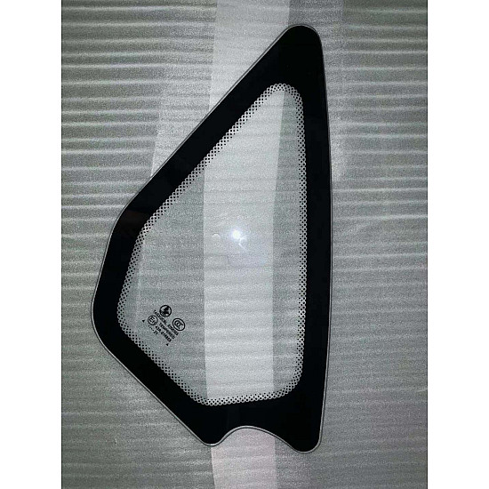 Geam triunghiular față dreapta SOFT Geam triunghiular față dreapta SOFT